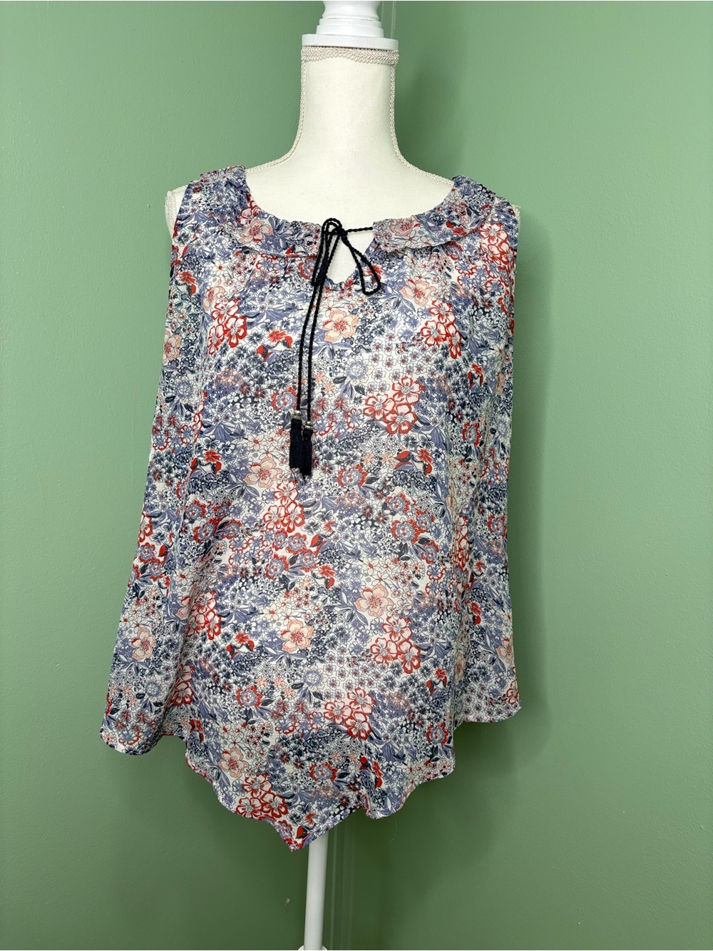 new directions Blue & Red Floral Tie-Neck Sleeveless Camisole
